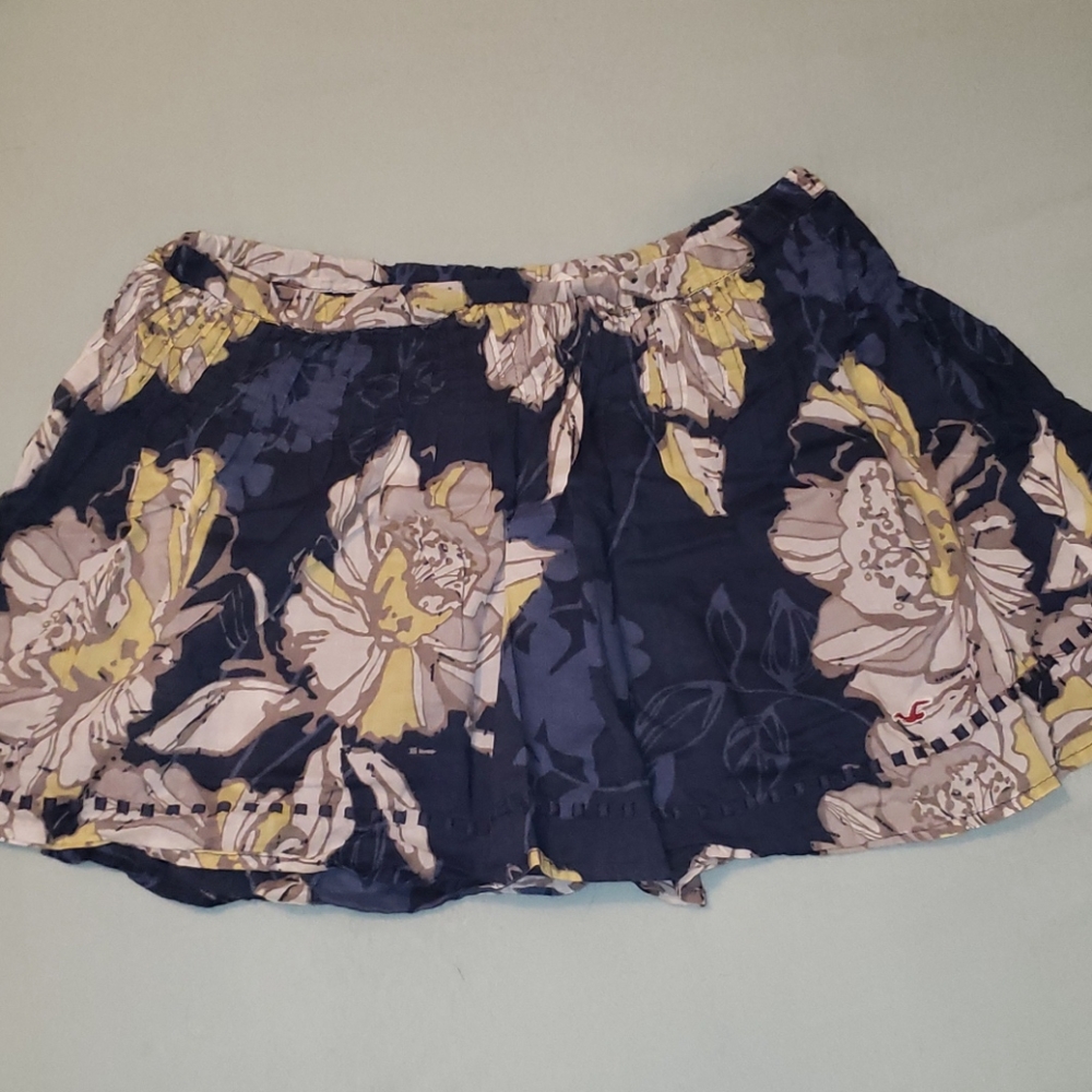 Hollister Mini Skirt!